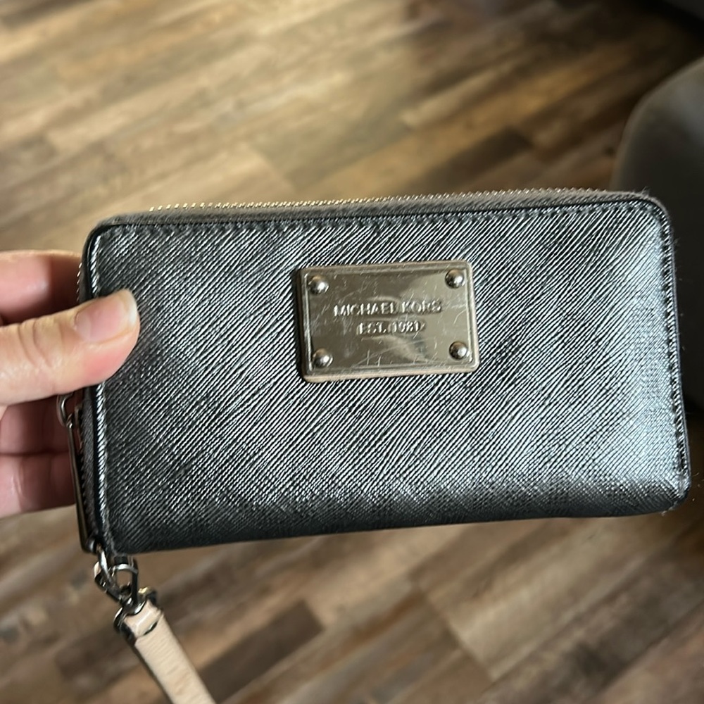 Michael Kors wristlet/wallet